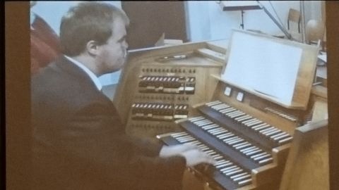 Ondrej Hornas an der Zwieseler Orgel